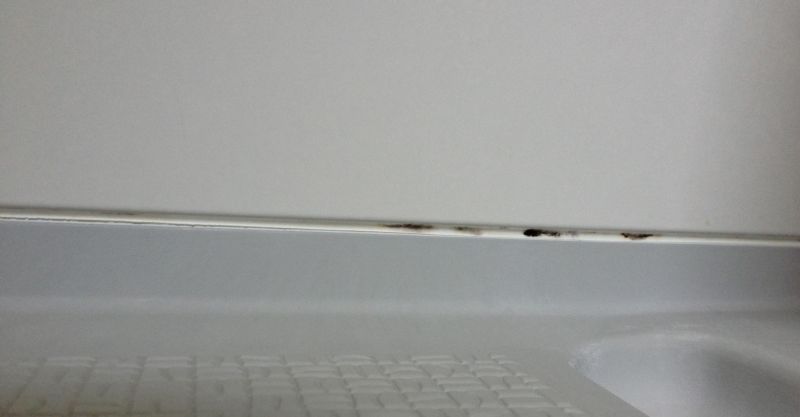お風呂のパッキンの黒カビをとる。ゴムパッキン用カビキラー後02