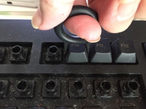キーボードのキーを外す